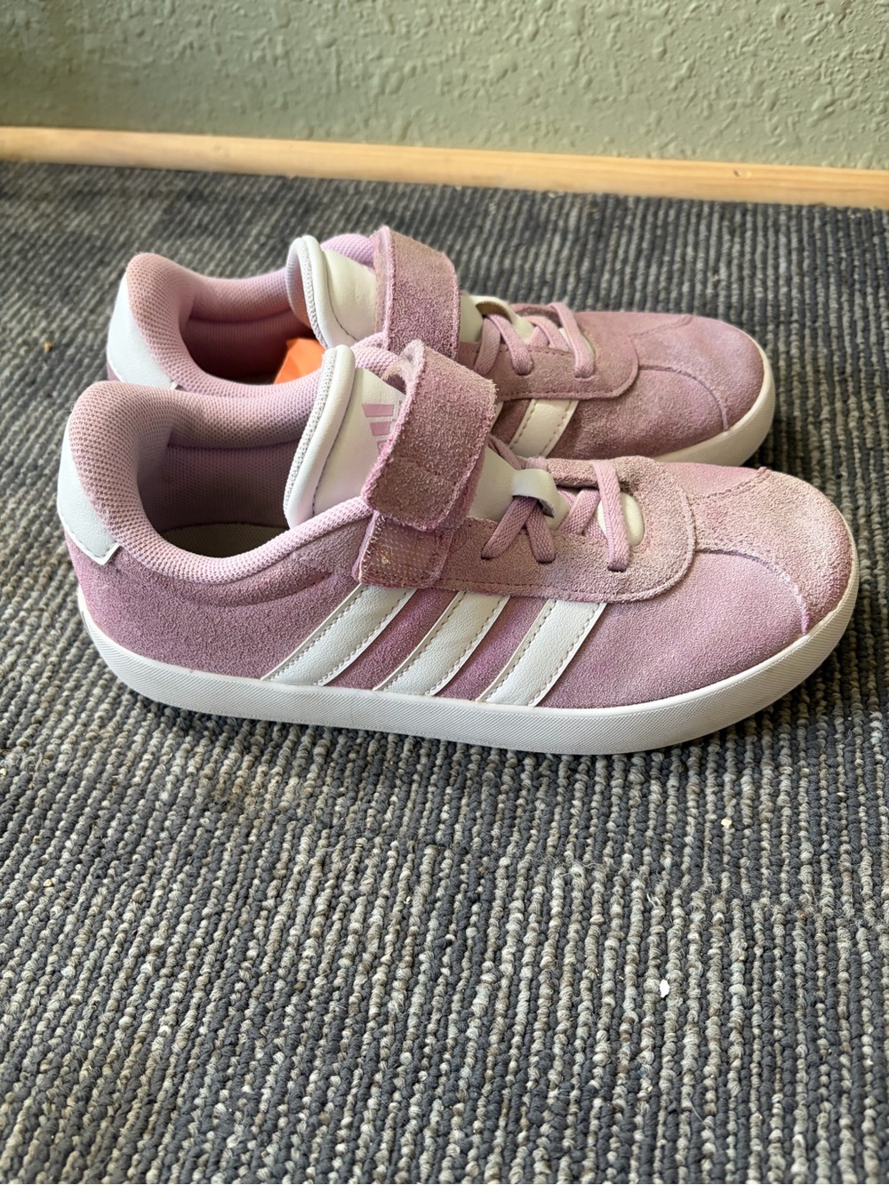 adidas Kids Suede Velcro Athletic Sneakers with White Stripes Size 2